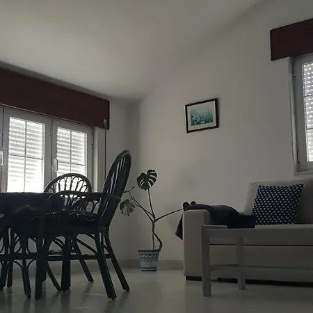 Emilia Atico Διαμέρισμα *